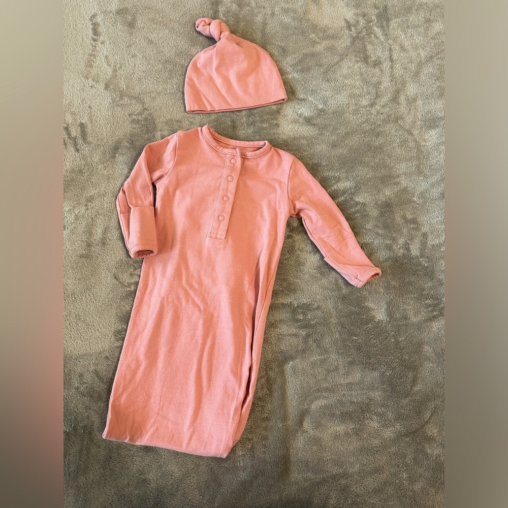 *NWOT* Knotted Gown and Knotted Hat